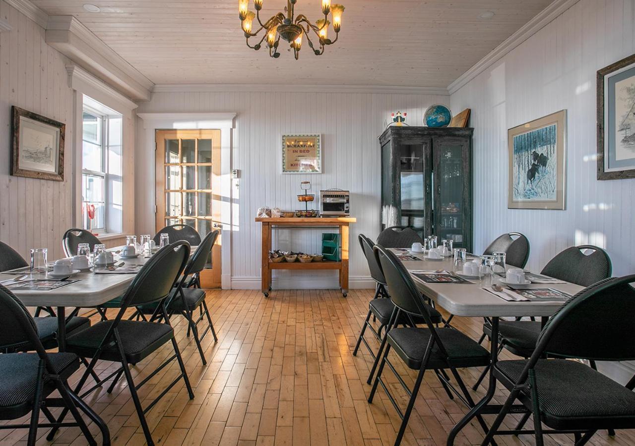 Le Littoral Bistro Gourmand Et Auberge Hotel Sainte Anne des Monts Bagian luar foto